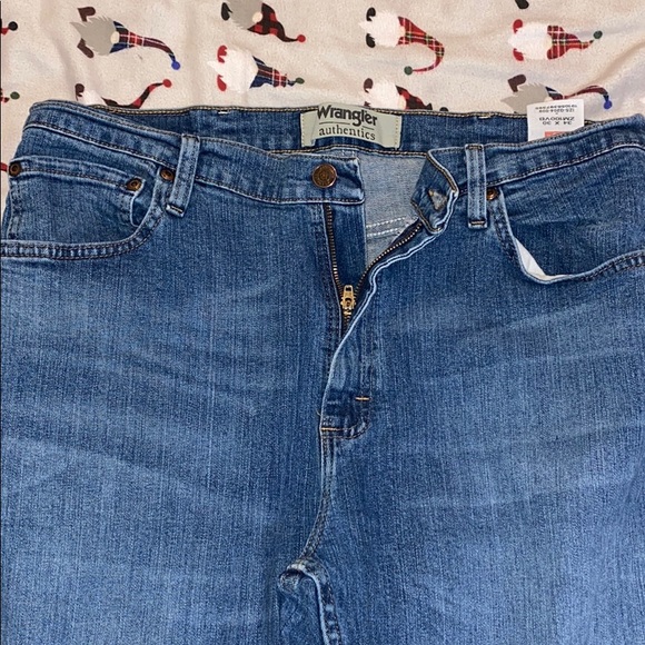 Men’s Wrangler Jeans - Picture 2 of 5